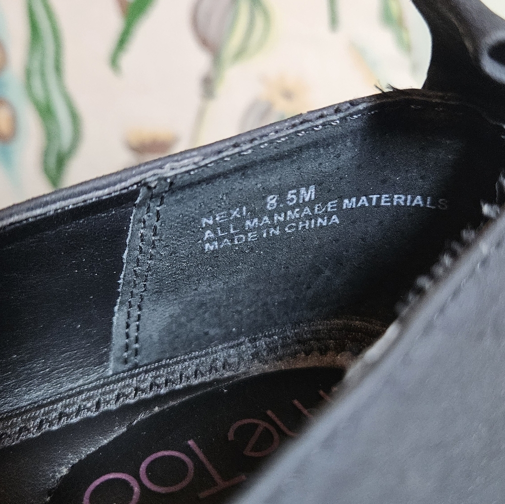 Black Me Too Women's Loafer - Picture 4 of 4